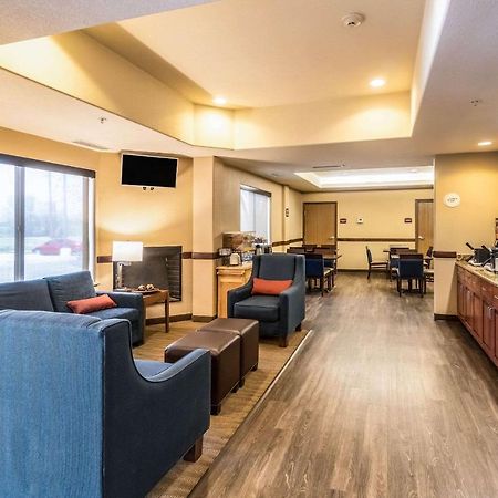 Comfort Inn & Suites Райфл Экстерьер фото