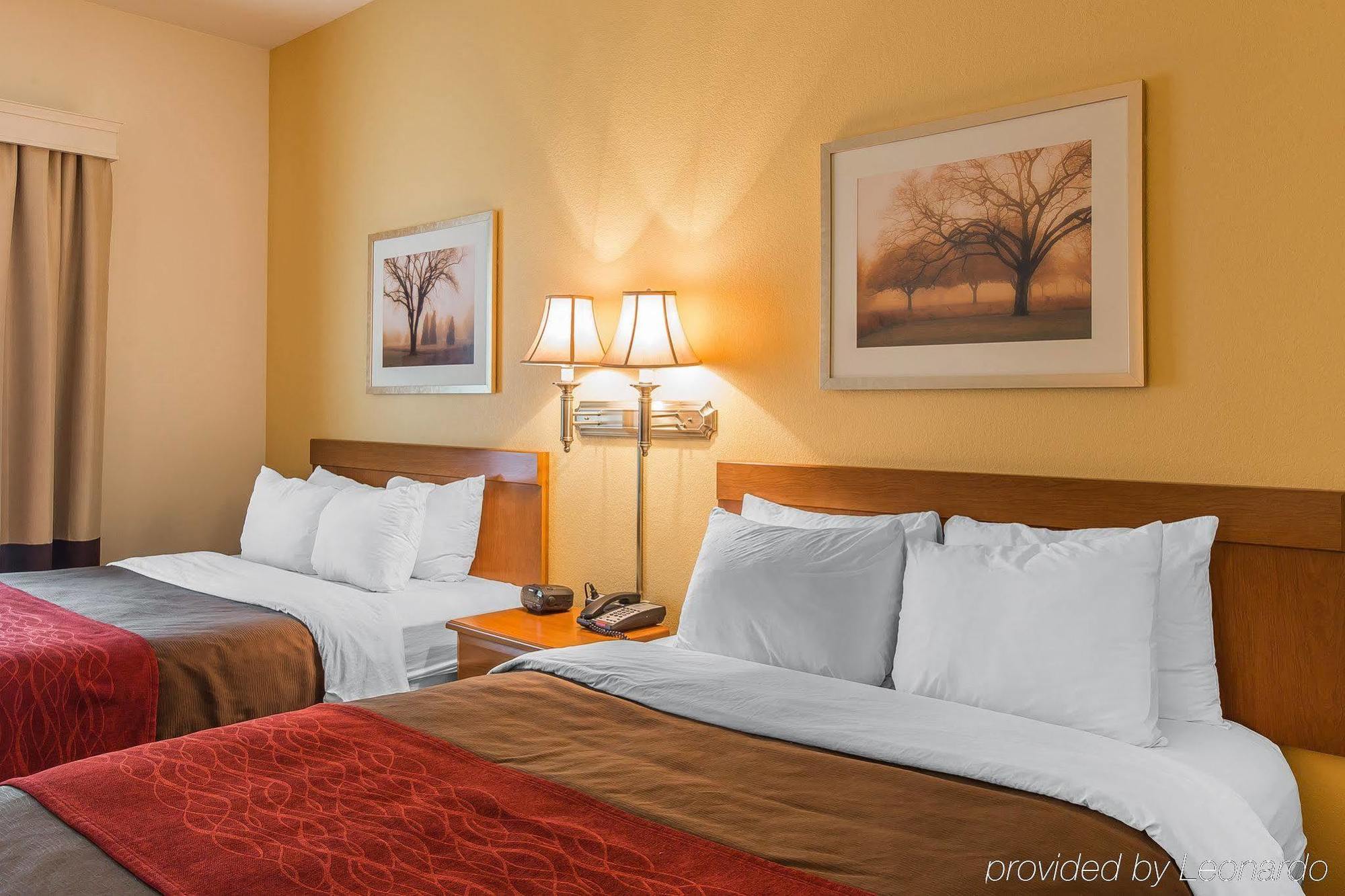 Comfort Inn & Suites Райфл Экстерьер фото